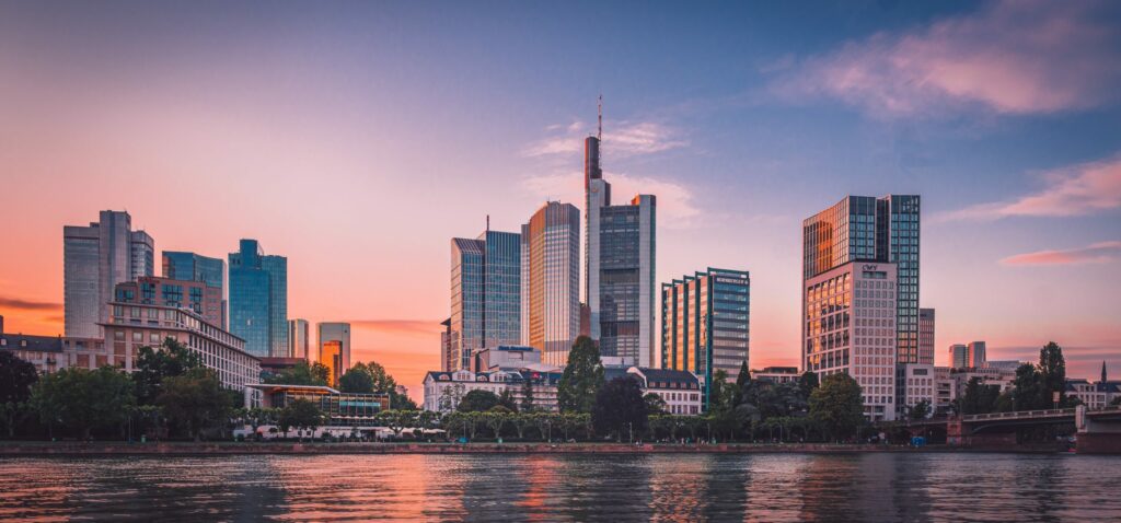 Frankfurt school economics tour